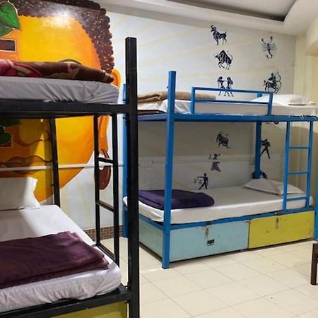 Vagabond Stay Hostel Varanasi Esterno foto