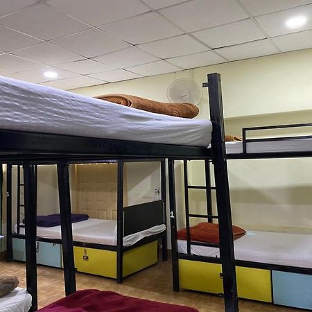 Vagabond Stay Hostel Varanasi Esterno foto