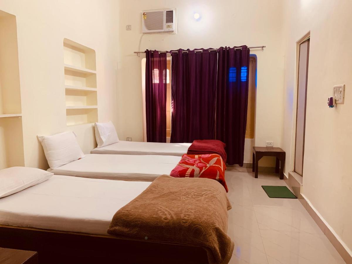 Vagabond Stay Hostel Varanasi Esterno foto