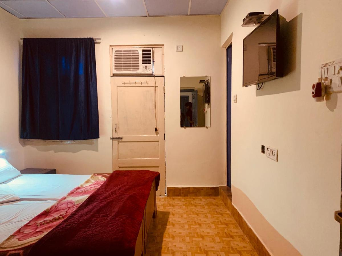 Vagabond Stay Hostel Varanasi Esterno foto