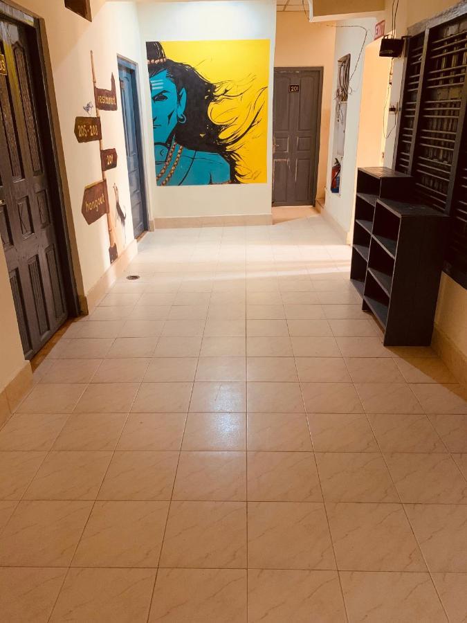 Vagabond Stay Hostel Varanasi Esterno foto