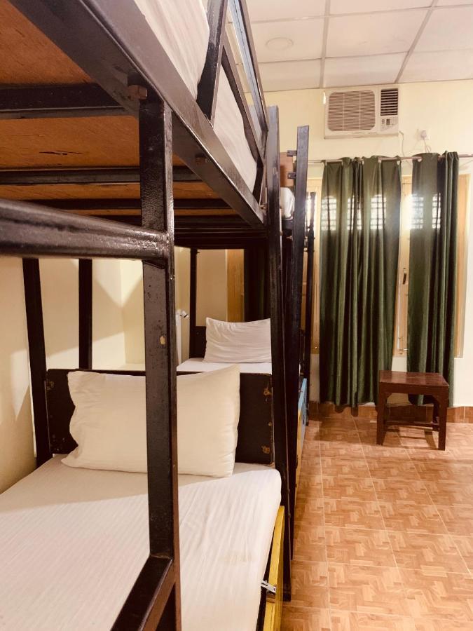 Vagabond Stay Hostel Varanasi Esterno foto