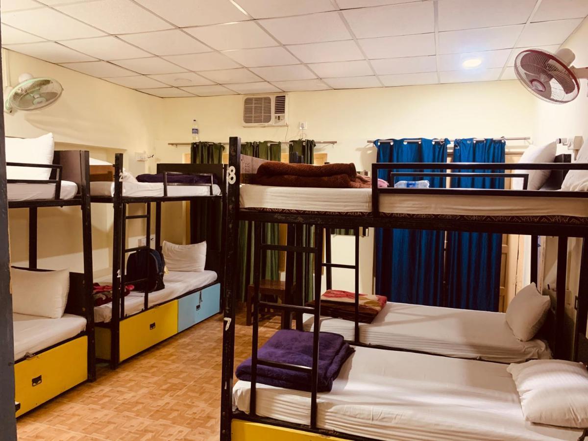 Vagabond Stay Hostel Varanasi Esterno foto
