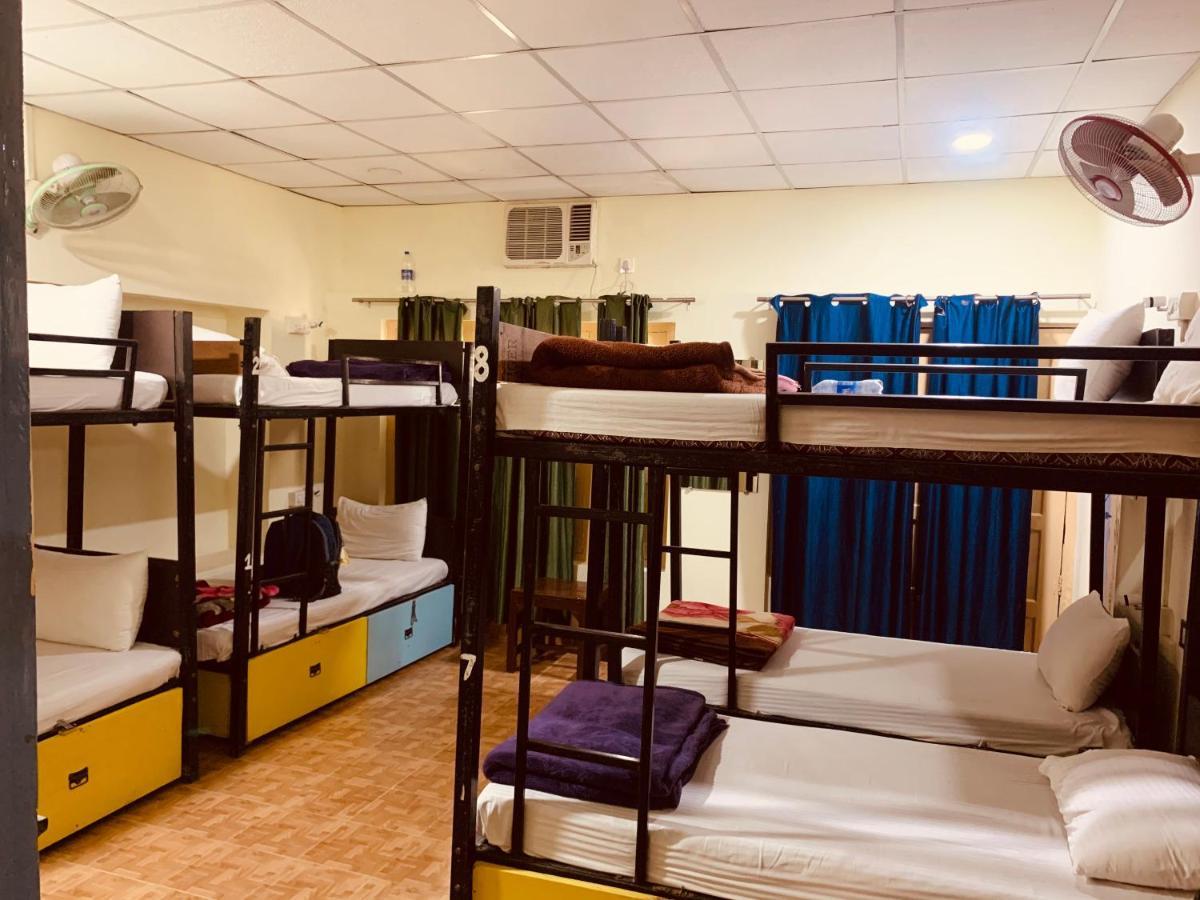 Vagabond Stay Hostel Varanasi Esterno foto