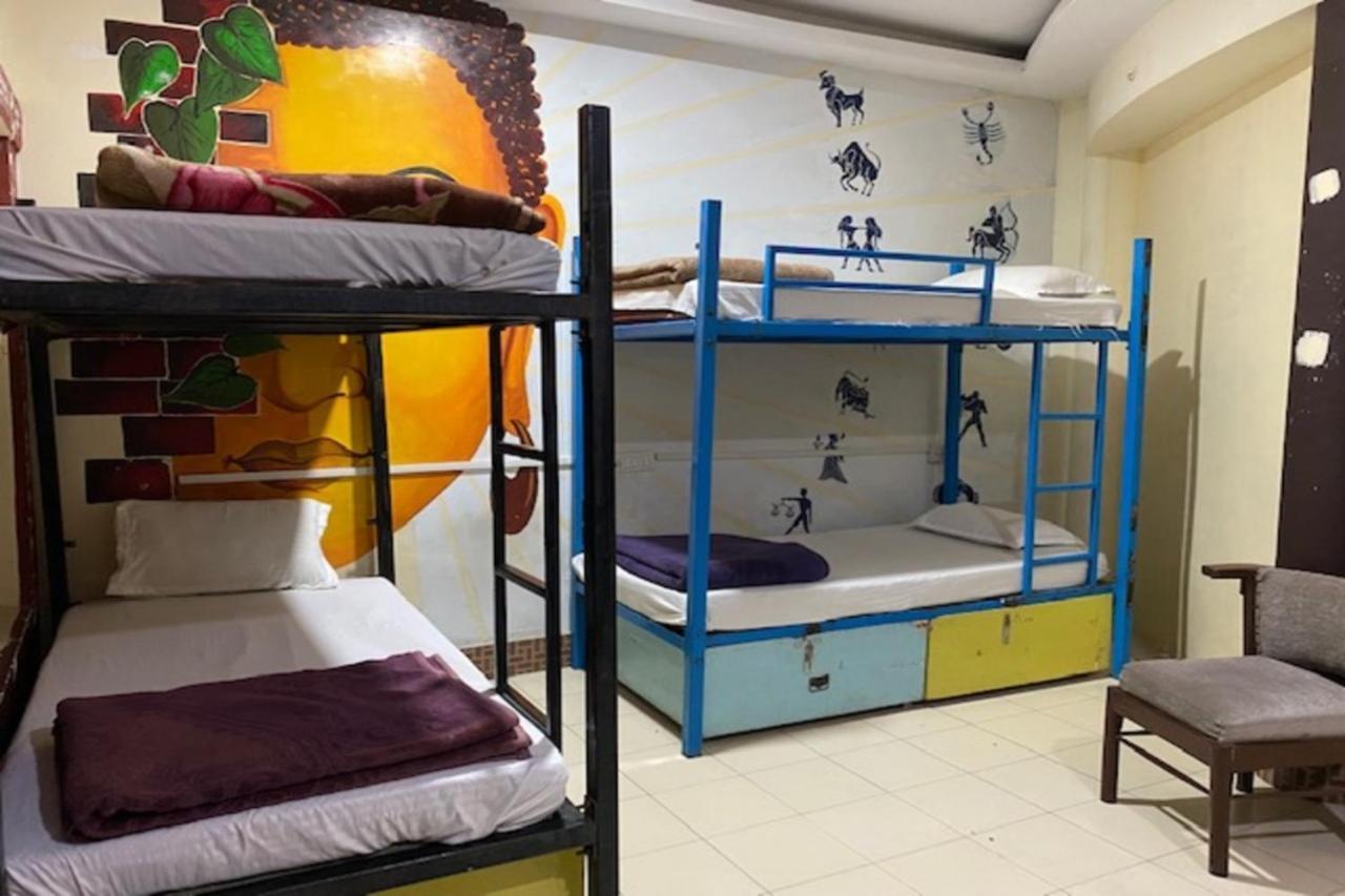 Vagabond Stay Hostel Varanasi Esterno foto