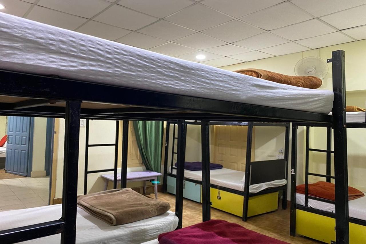 Vagabond Stay Hostel Varanasi Esterno foto