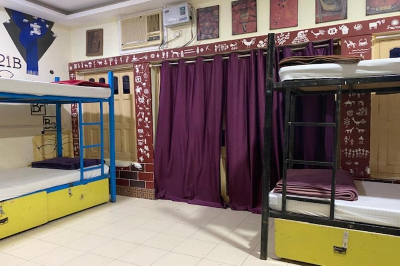 Vagabond Stay Hostel Varanasi Esterno foto