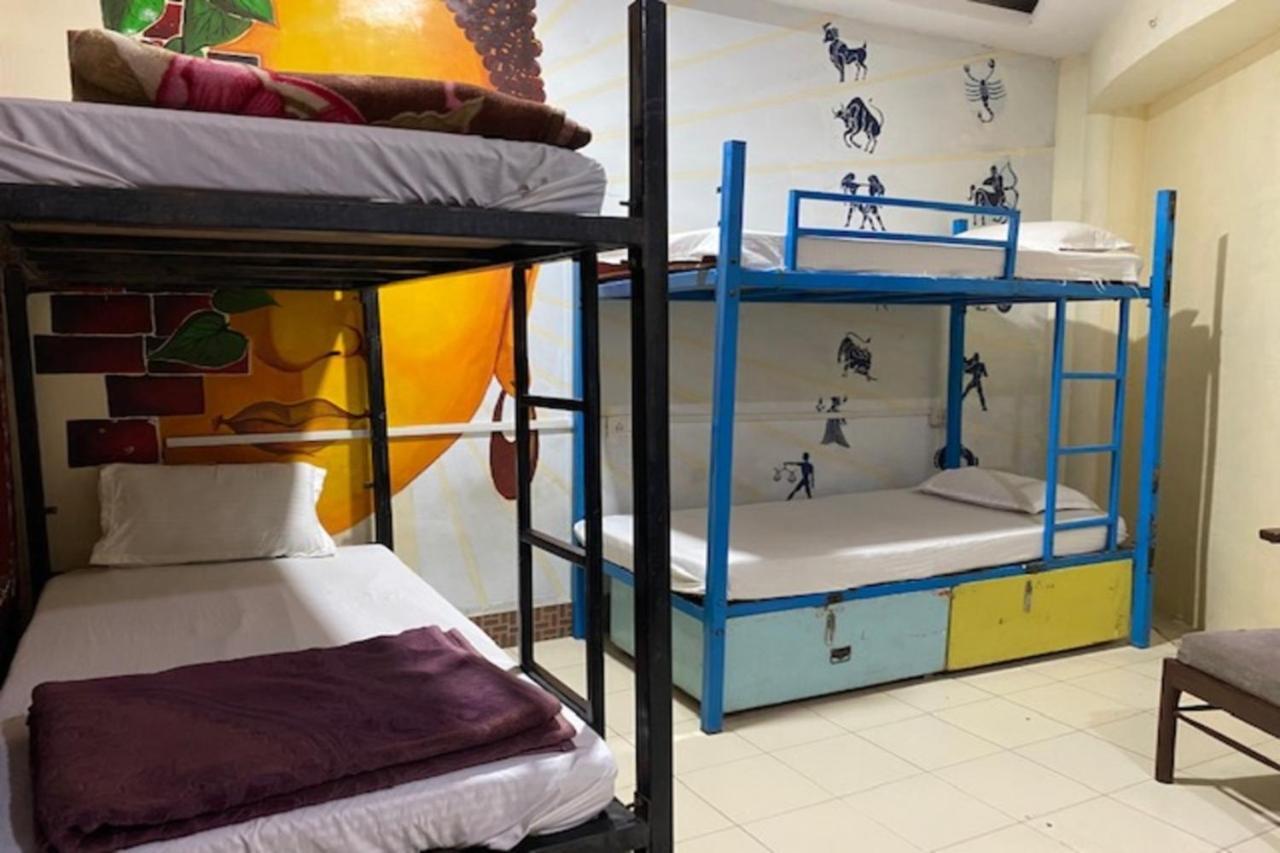 Vagabond Stay Hostel Varanasi Esterno foto