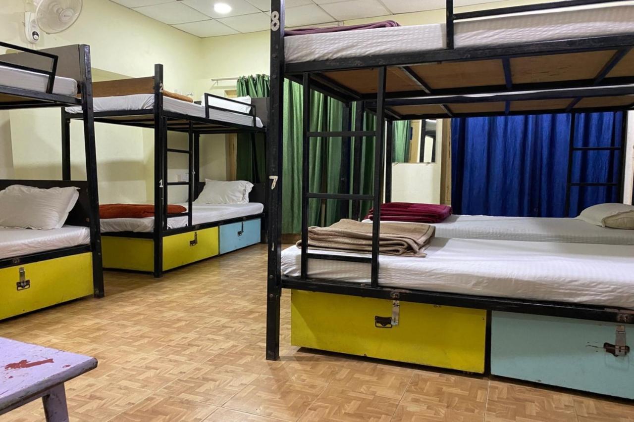 Vagabond Stay Hostel Varanasi Esterno foto