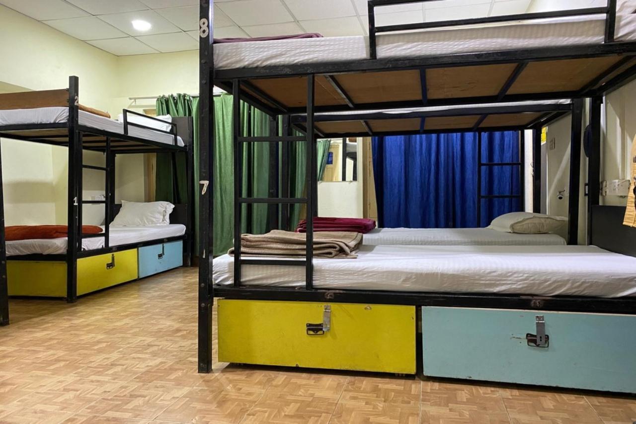 Vagabond Stay Hostel Varanasi Esterno foto