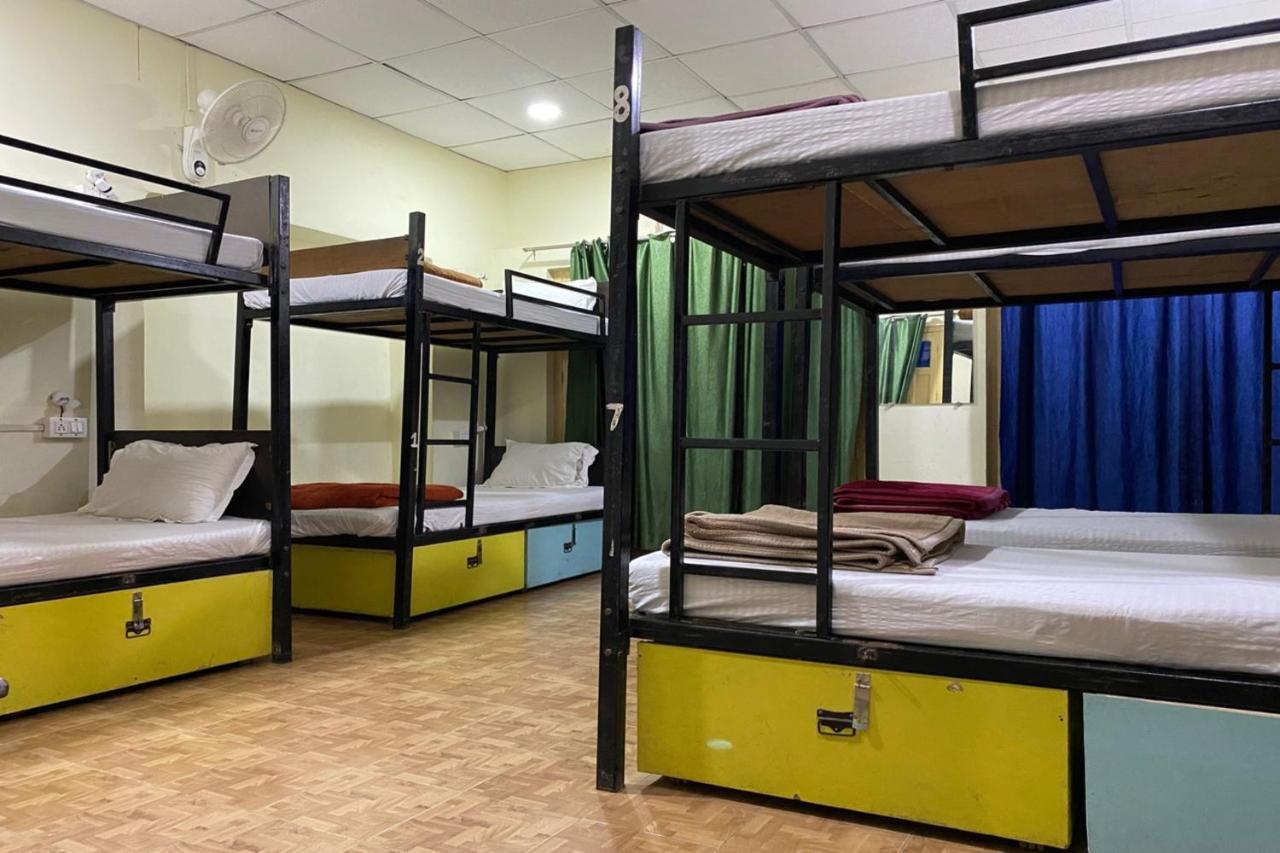 Vagabond Stay Hostel Varanasi Esterno foto
