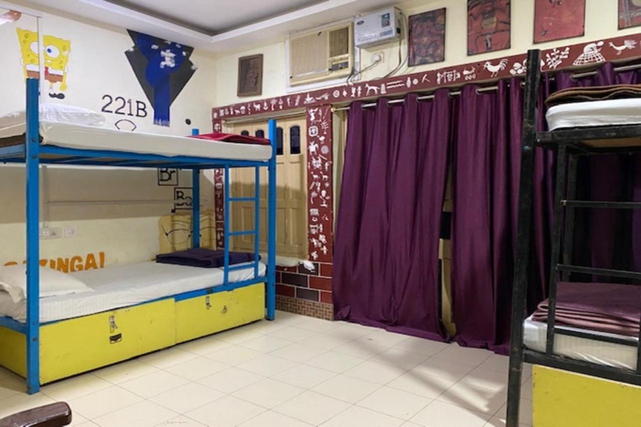 Vagabond Stay Hostel Varanasi Esterno foto