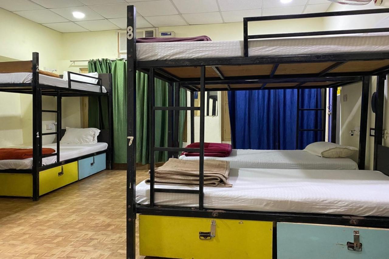 Vagabond Stay Hostel Varanasi Esterno foto