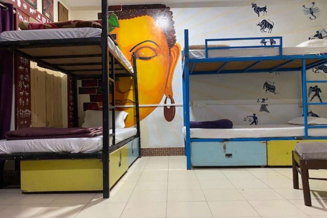 Vagabond Stay Hostel Varanasi Esterno foto