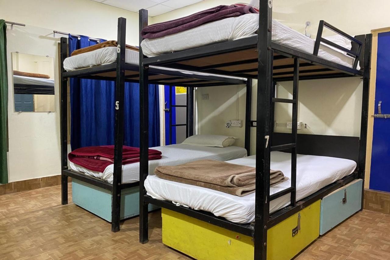 Vagabond Stay Hostel Varanasi Esterno foto