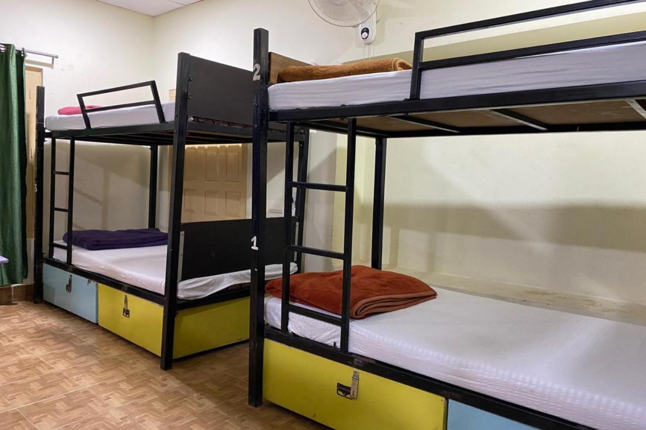Vagabond Stay Hostel Varanasi Esterno foto