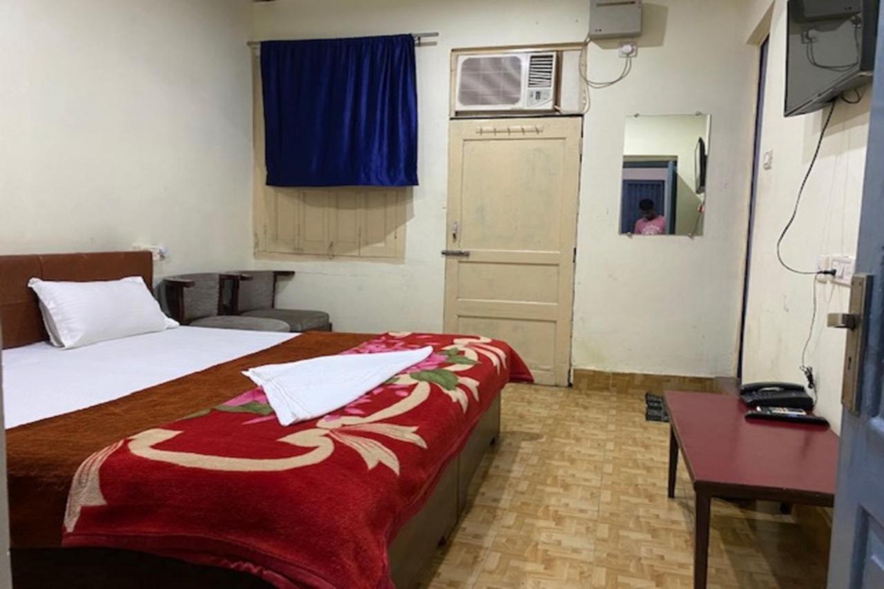 Vagabond Stay Hostel Varanasi Esterno foto