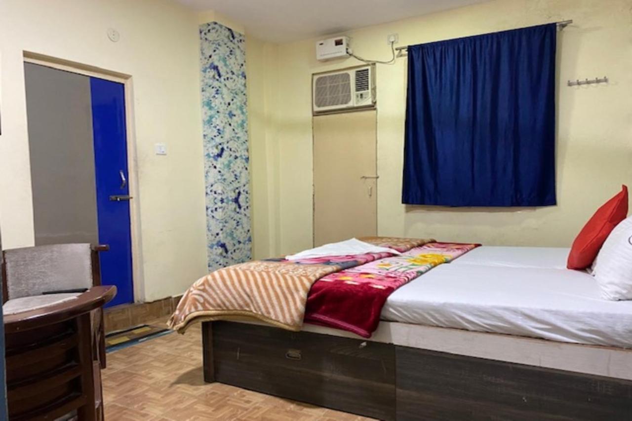 Vagabond Stay Hostel Varanasi Esterno foto