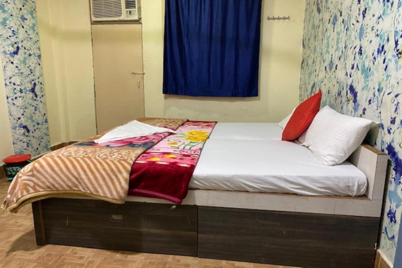 Vagabond Stay Hostel Varanasi Esterno foto