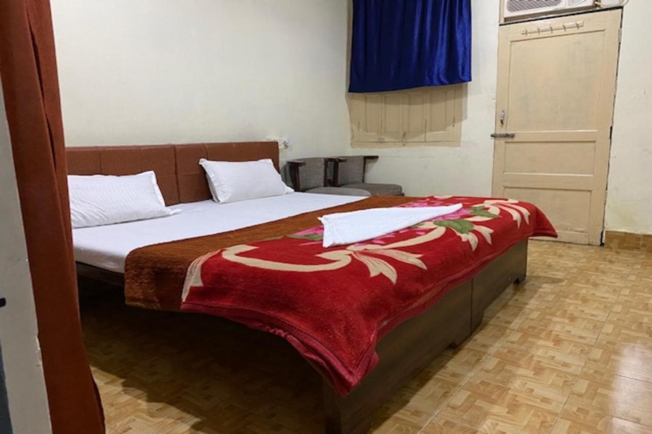 Vagabond Stay Hostel Varanasi Esterno foto