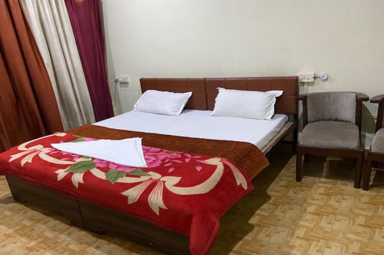 Vagabond Stay Hostel Varanasi Esterno foto