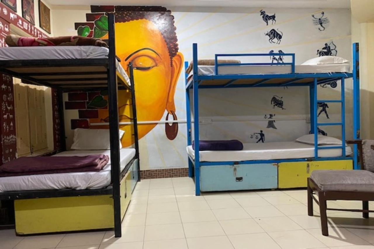 Vagabond Stay Hostel Varanasi Esterno foto