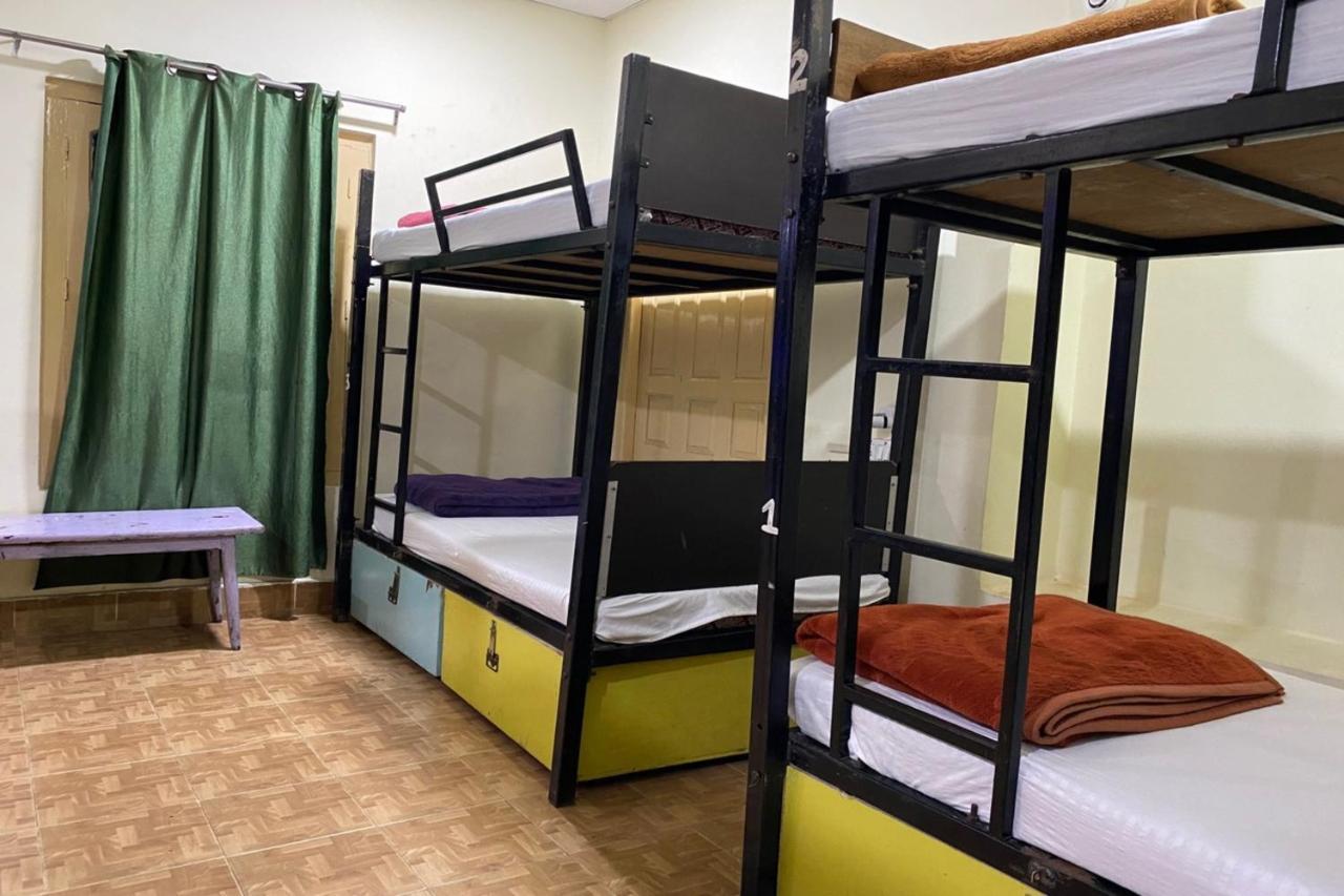 Vagabond Stay Hostel Varanasi Esterno foto