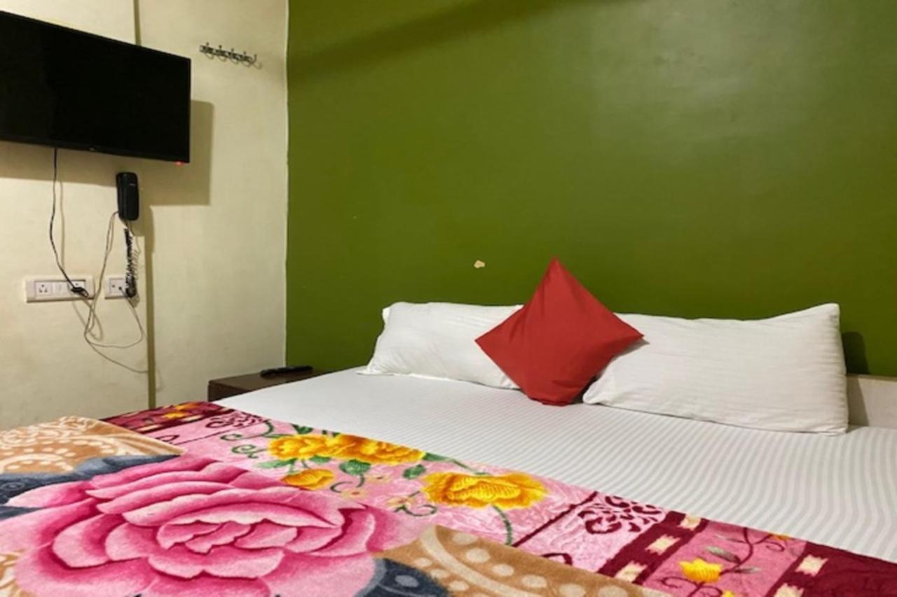 Vagabond Stay Hostel Varanasi Esterno foto